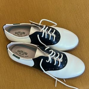 Eastland Sadie Oxford memory foam shoes! Worn one time and very comfortable.
